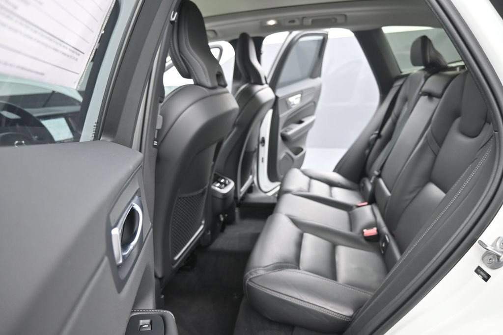 Certified 2024 Volvo XC60 B5 Ultimate w/ Protection Package Premier AWD/4WD image 20