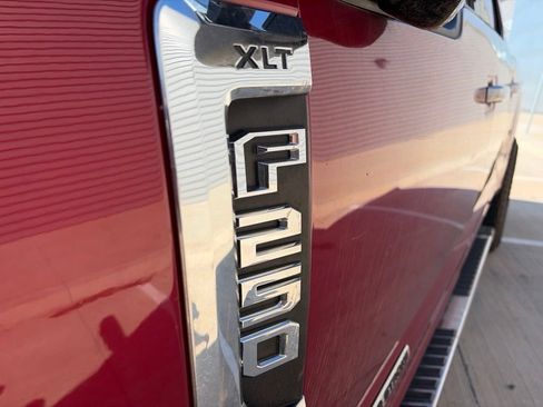 Used 2019 Ford F250 XLT w/ XLT Premium Package AWD/4WD image 10