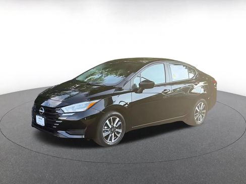 Used 2025 Nissan Versa SV FWD image 5