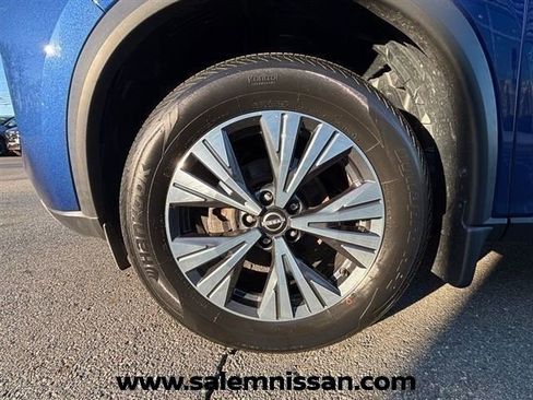 Used 2023 Nissan Rogue SV w/ SV Premium Package image 21