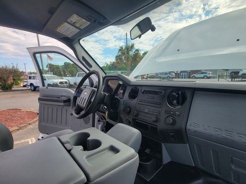 Used 2014 Ford F250 XL image 40