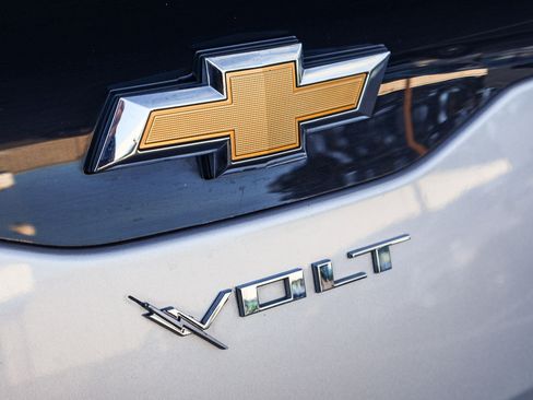 Used 2018 Chevrolet Volt LT w/ Comfort Package image 25