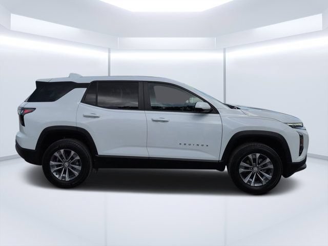 Used 2025 Chevrolet Equinox LT w/ Safety and Technology Package FWD image 2