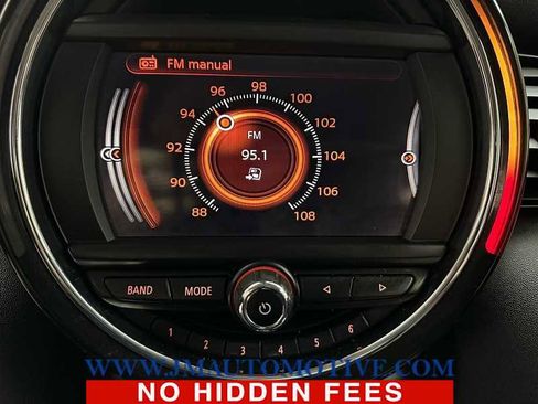 Used 2015 MINI Cooper 4-Door Hardtop image 21