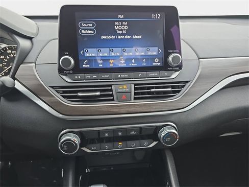Used 2024 Nissan Altima 2.5 SV image 22