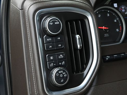 Used 2020 Chevrolet Silverado 2500 LTZ w/ LTZ Texas Edition AWD/4WD image 27