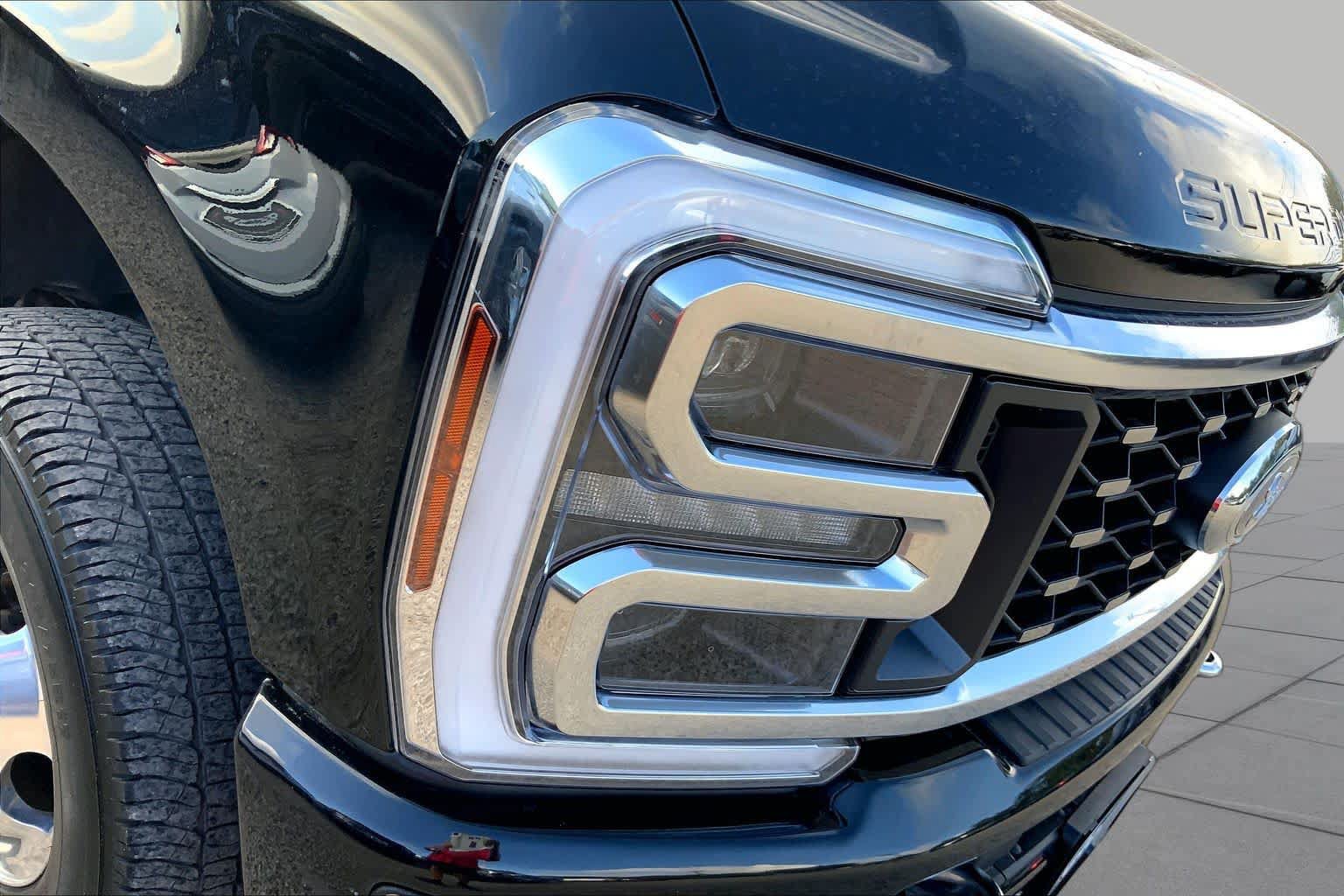 Used 2024 Ford F350 Platinum AWD/4WD image 28