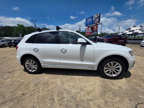 Used 2016 Audi Q5 2.0T Premium Plus w/ Technology Package AWD/4WD image 4