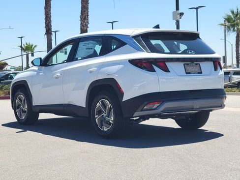 New 2026 Hyundai Tucson Blue SE FWD image 3
