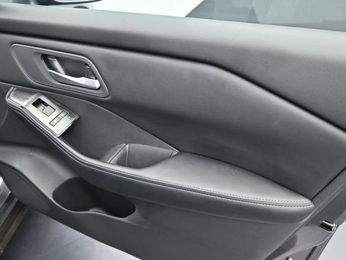 Used 2026 Nissan Rogue SV w/ Cold Weather Package FWD image 8