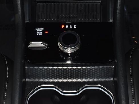 New 2026 Jeep Grand Cherokee Limited w/ Luxury Tech Group II AWD/4WD image 19