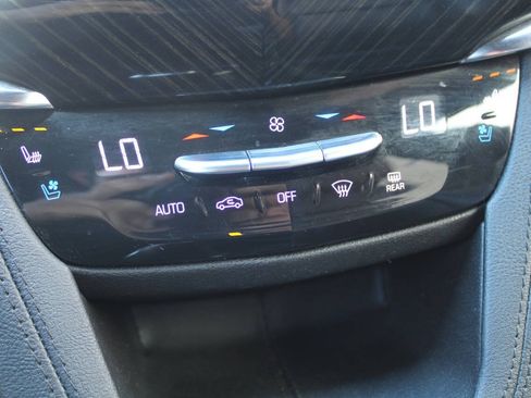 Used 2020 Cadillac XT6 Premium Luxury AWD/4WD image 20
