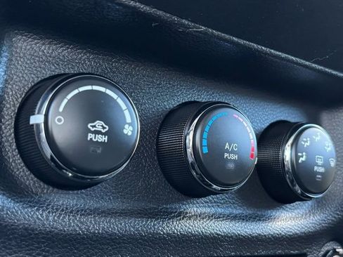 Used 2012 Jeep Wrangler Unlimited Sport image 34