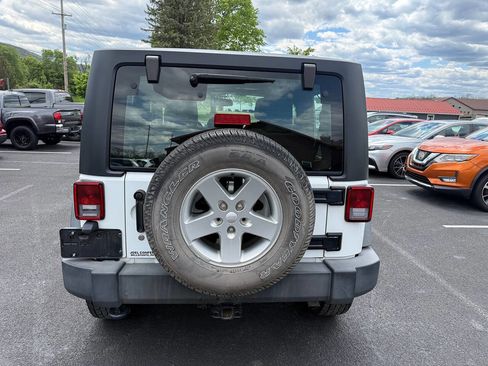Used 2016 Jeep Wrangler Sport w/ Quick Order Package 24S AWD/4WD image 6