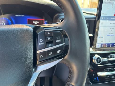 Used 2022 Ford Explorer Platinum w/ Equipment Group 601A AWD/4WD image 24