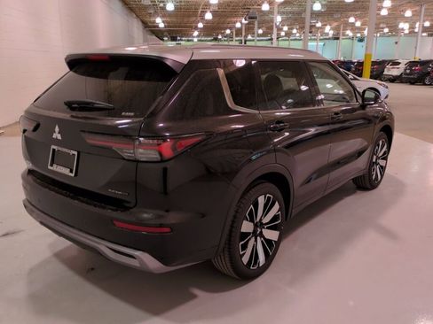 New 2025 Mitsubishi Outlander SEL image 4