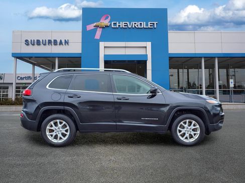 Used 2016 Jeep Cherokee Latitude w/ Comfort/Convenience Group AWD/4WD image 4