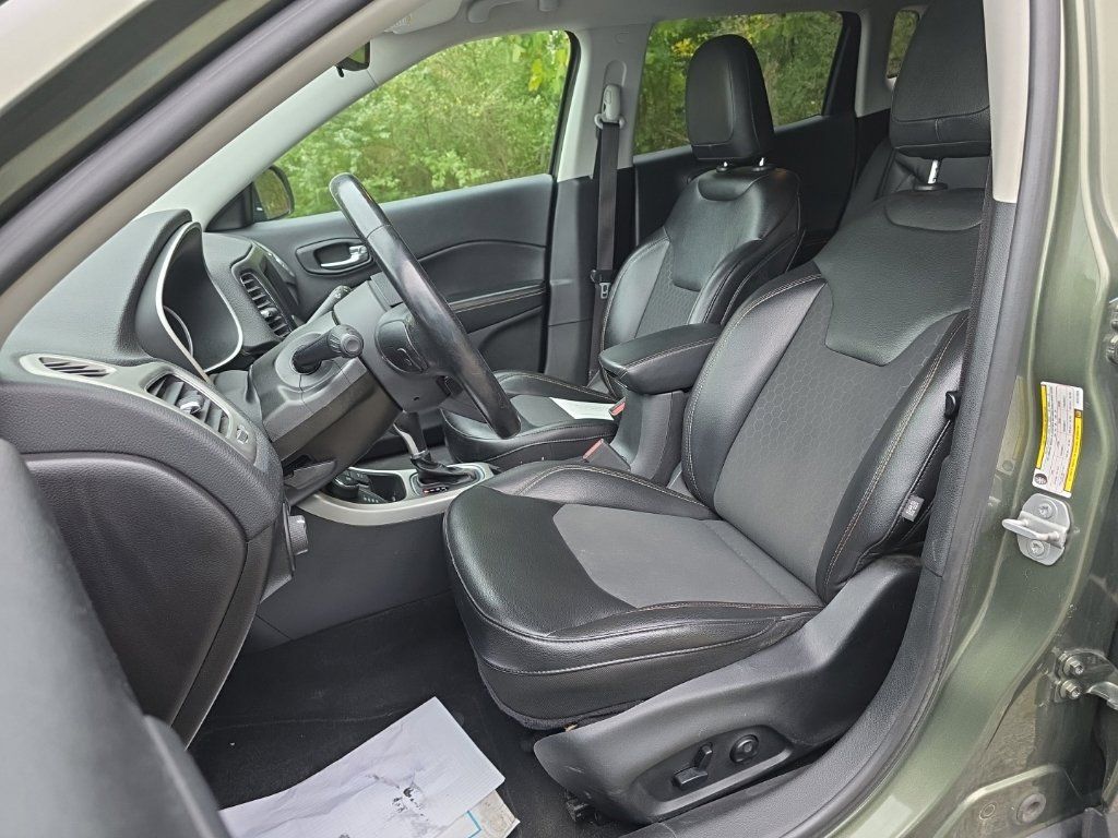 Used 2019 Jeep Compass Latitude w/ Cold Weather Group AWD/4WD image 11