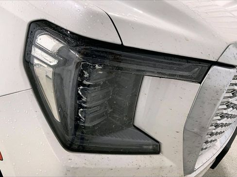 Used 2021 GMC Yukon Denali RWD image 12