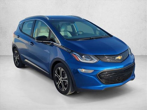 Used 2020 Chevrolet Bolt Premier FWD image 3
