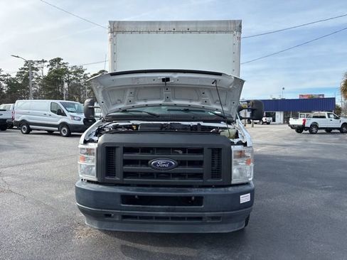 Used 2021 Ford E-350 and Econoline 350 Super Duty w/ Power Windows & Locks Group image 25