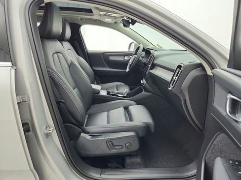 Certified 2025 Volvo XC40 B5 Plus image 14