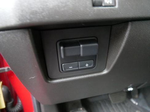 Used 2024 GMC Canyon AT4X image 16