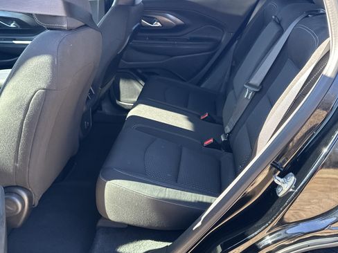 Used 2024 GMC Terrain SLE image 20