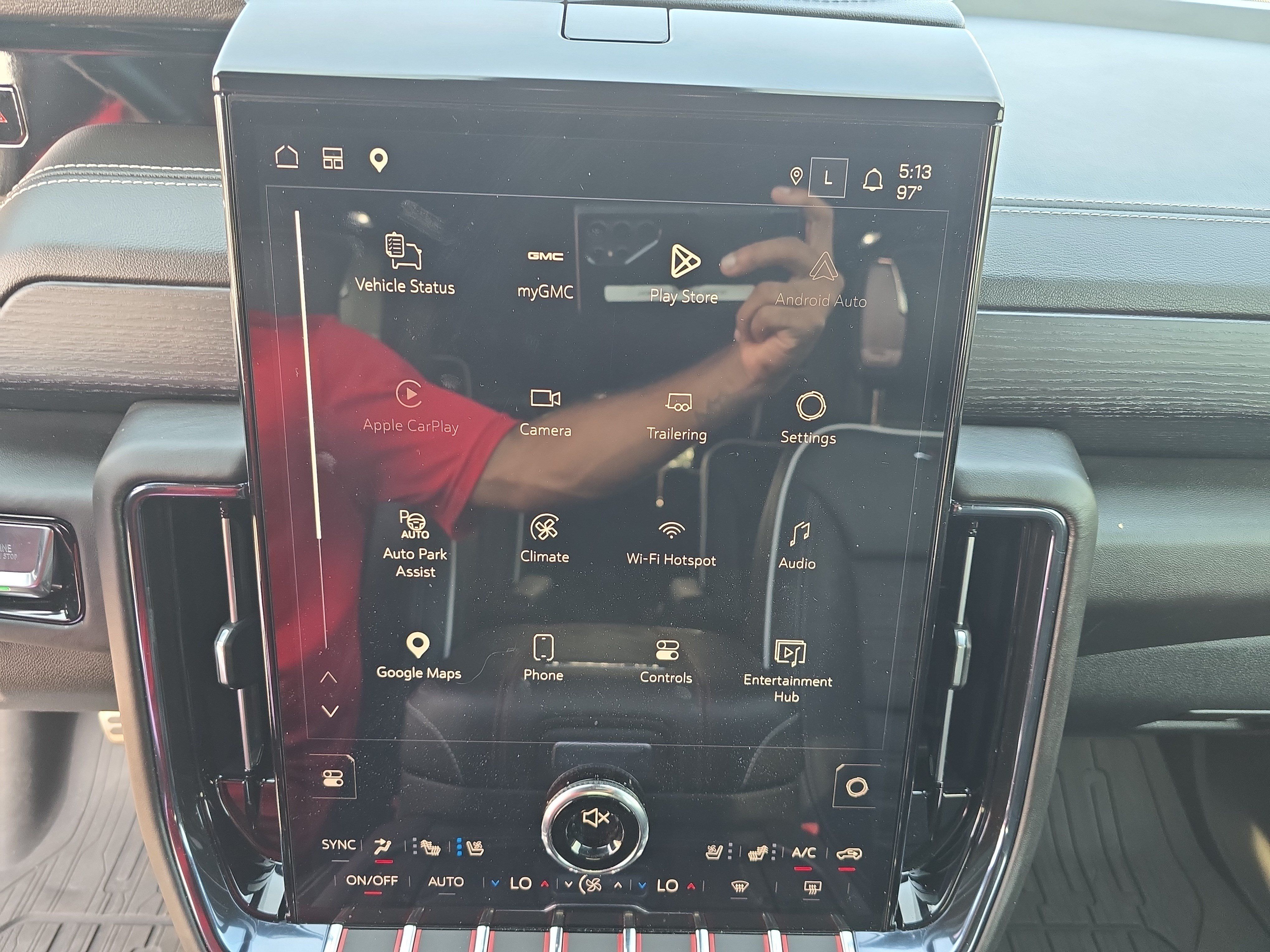 Used 2025 GMC Yukon AT4 Ultimate w/ LPO, Floor Liner Package AWD/4WD image 22