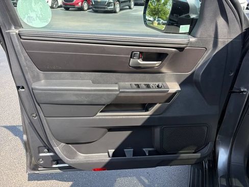 Used 2025 Toyota Sequoia 4WD image 19