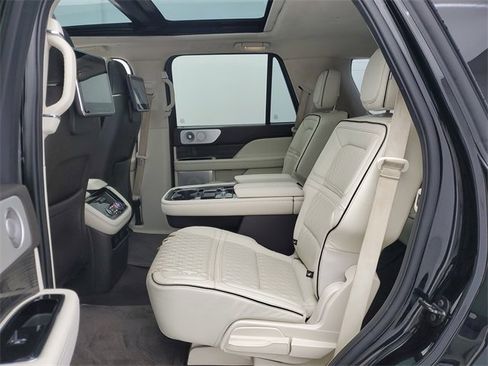 Used 2018 Lincoln Navigator Black Label image 13