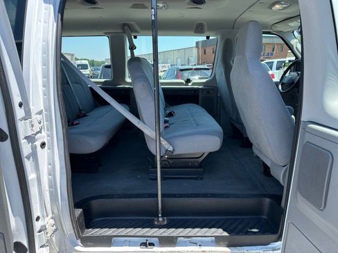 Used 2011 Ford E-350 and Econoline 350 XLT RWD image 30