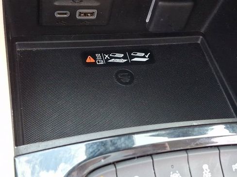 Used 2023 Buick Envision Avenir AWD/4WD image 27