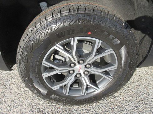 New 2026 GMC Acadia AT4 w/ Luxury Package image 9