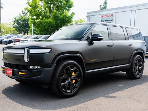 Used 2024 Rivian R1S Adventure AWD/4WD image 3
