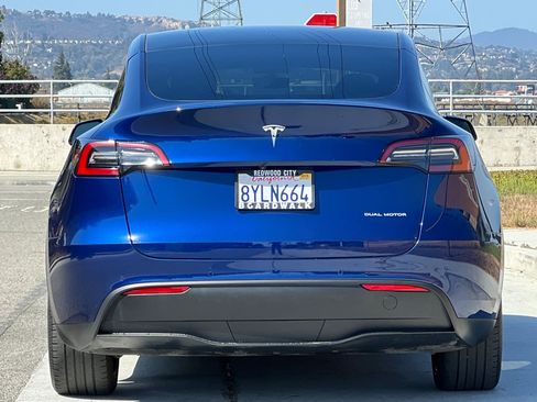 Used 2021 Tesla Model Y Long Range image 5