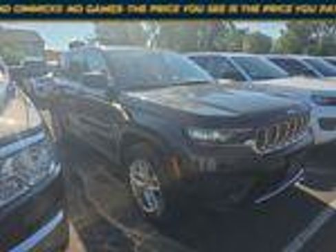 Used 2024 Jeep Grand Cherokee Laredo X w/ Trailer Tow Package AWD/4WD image 1