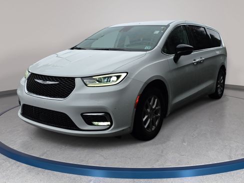 Used 2024 Chrysler Pacifica Touring-L FWD image 1