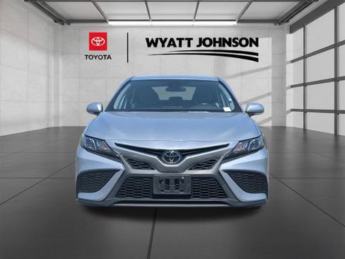 Used 2023 Toyota Camry SE FWD image 5