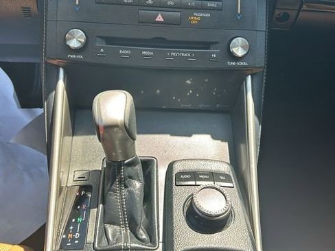 Used 2016 Lexus IS 200t RWD image 21