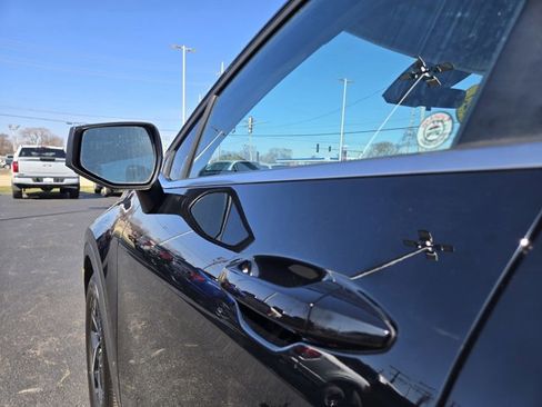 Used 2025 Kia Sportage LX image 37