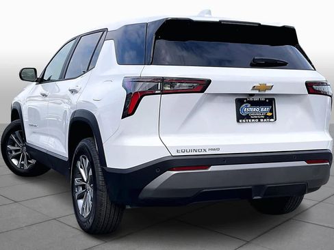 Used 2025 Chevrolet Equinox LT w/ Safety and Technology Package image 11