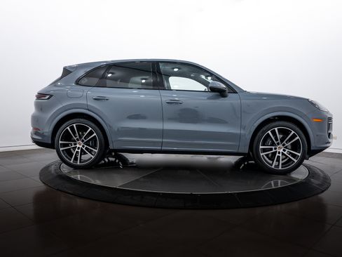Certified 2026 Porsche Cayenne image 8