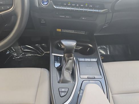 Used 2020 Lexus UX 250h AWD/4WD image 25
