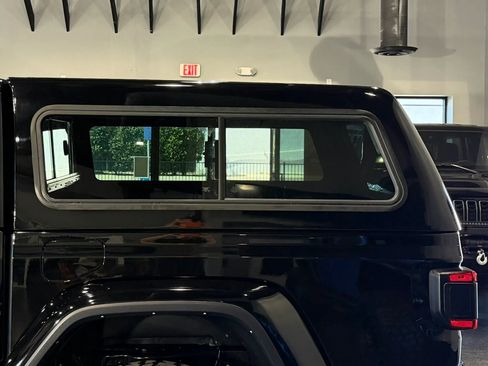 Used 2023 Jeep Gladiator Rubicon w/ LED Lighting Group image 29