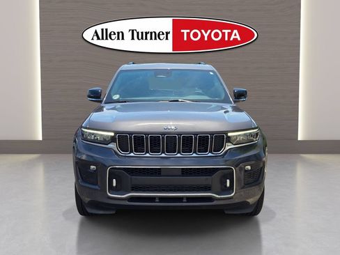 Used 2021 Jeep Grand Cherokee L Overland w/ Luxury Tech Group IV AWD/4WD image 3