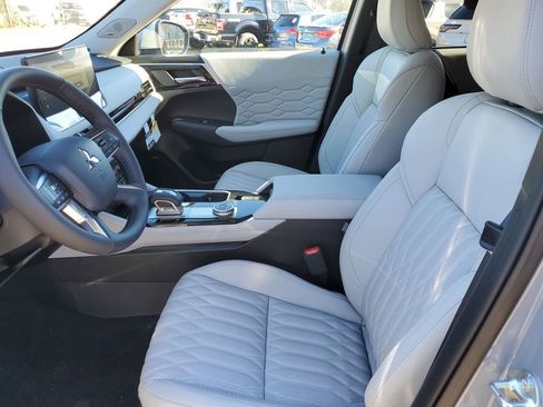 New 2026 Mitsubishi Outlander SEL FWD image 13