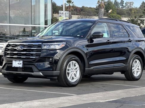 New 2026 Ford Explorer Active w/ Active Comfort Package image 7