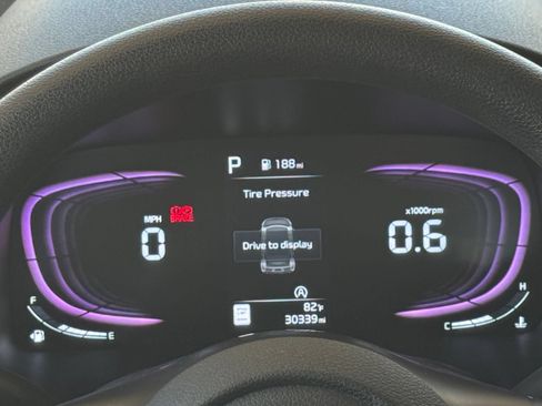 Used 2025 Kia Soul LX w/ LX Technology Package FWD image 38