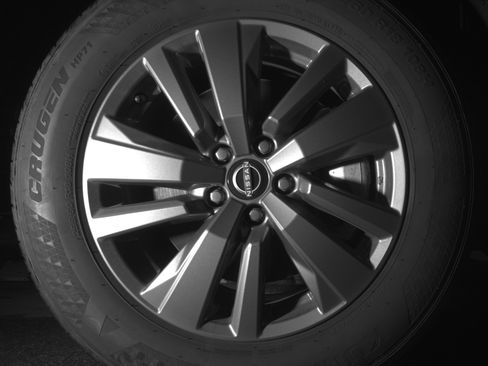Used 2025 Nissan Pathfinder SV FWD image 13